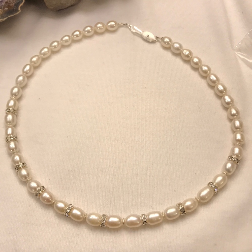 ⬇️ $186 Stunningly Silvery White Pearl Necklace